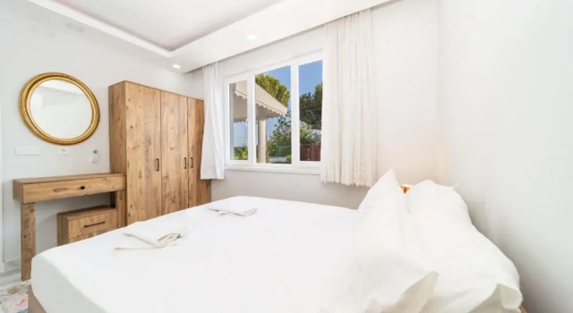 Marvelous Conservative Villa in Muratpasa, Rezerwuj Willa Domki letniskowe w Altınkum, Domek