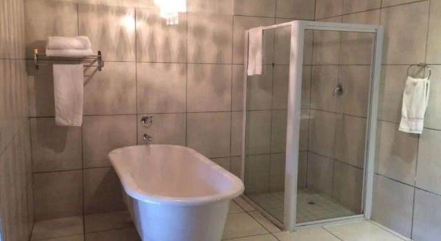 Номер Comfort 84 on Fourth Guest House
