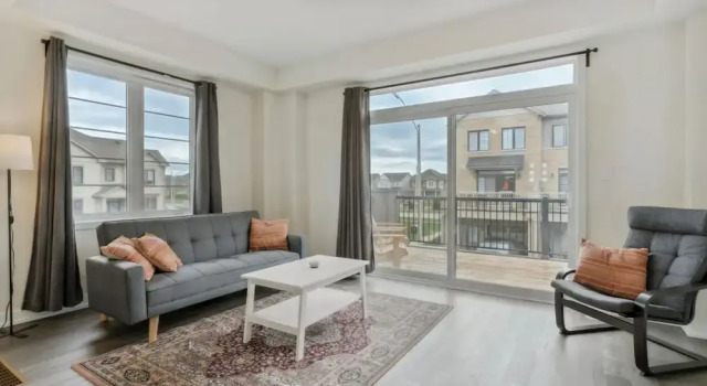 Коттедж A Brand New 4BR Townhouse in Thorold Retreat