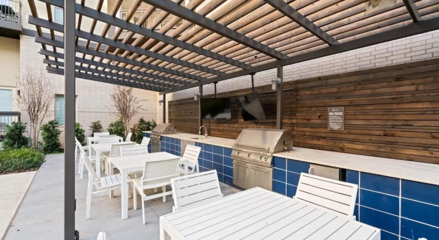 Апартаменты Arlington Luxurious Studio Apartment