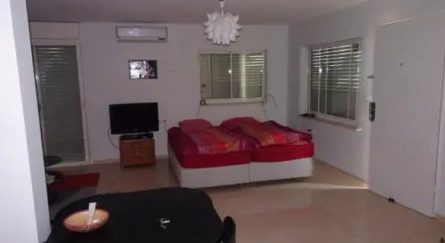Magnificent studio in Zichron yaakov sea view and garden, Reserva ahora Apartamento Hoteles en Distrito norte de Israel con aparcamiento, Aparcamiento