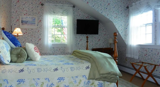 Homeport Inn and Tavern, Buchen Sie Pension Hotels in New England mit Parkplatz, Parkplätze