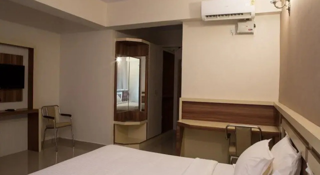 OYO 9248 Hotel Shrinidhi
