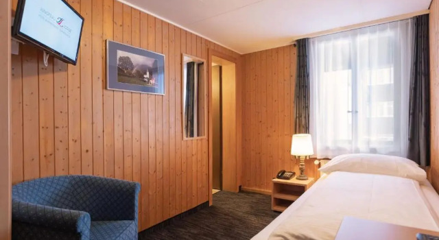 Одноместный номер Standard Jungfrau Lodge, Swiss Mountain Hotel