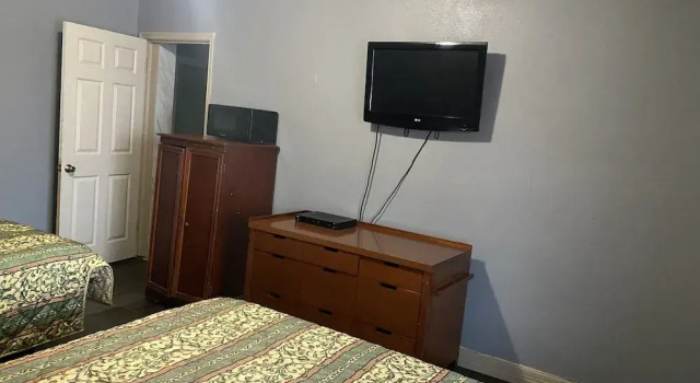 Surf Motel and Apartments, Забронировать Апартаменты/квартира Галвестон Texas Gulf Coast, рядом с UTMB Health John Sealy Hospital