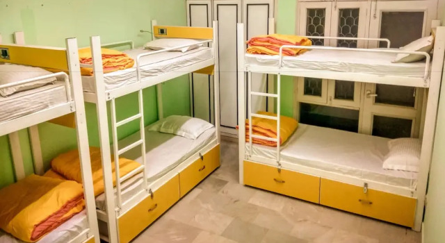 Кровать в общем номере с 6 комнатами The Desire Hostel