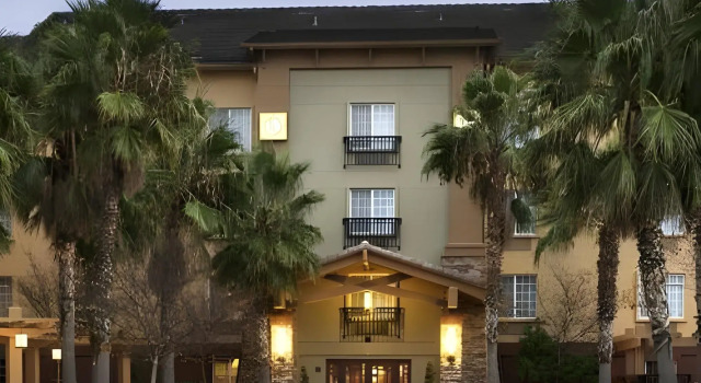 Larkspur Landing Folsom-An All-Suite Hotel, Đặt Khách sạn Folsom, California California