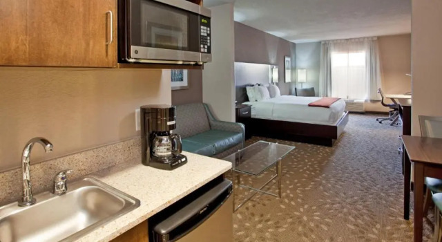 Run of House Holiday Inn Express Hotel and Suites Saint Robert by IHG