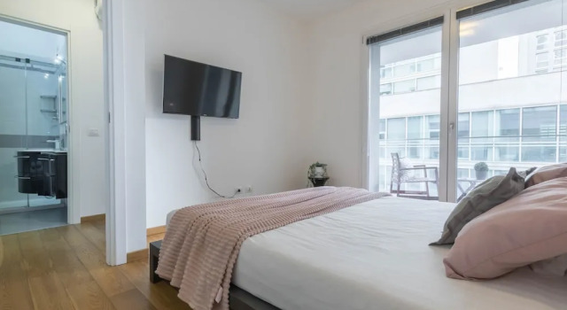 JOIVY Superb Flat For 4 W/Balcony Near Milano Centrale, Book Hotel Milan Lombardy
