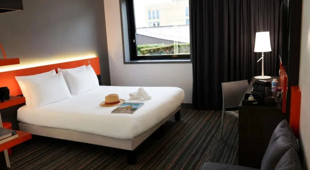 Номер Premium ibis Styles Caen centre gare