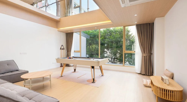 Spacious 4BR Muji Home With Loft & Pool in Ekkamai, Забронировать Вилла Коттеджи Бангкока, рядом с Торговый центр DONKI Thonglor, Коттедж