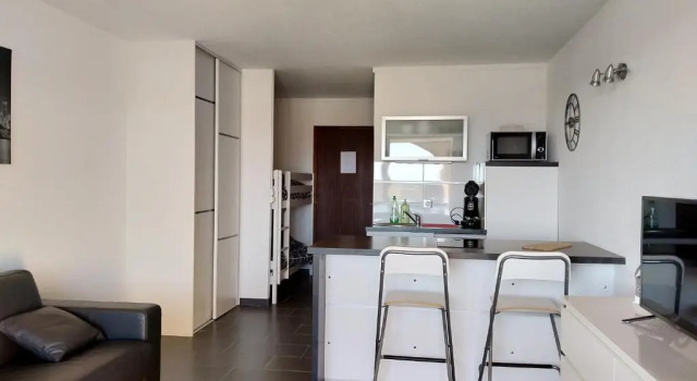 Апартаменты Studio a 100m de la Plage Et de la Piscine