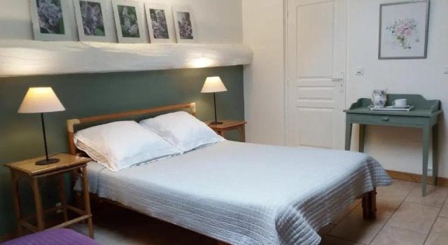 Номер Comfort Clos de lArthonnet- Chambres dhôtes avec cuisine dété, proche Limoges
