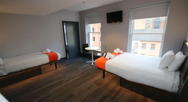 Трёхместный номер Standard easyHotel Belfast