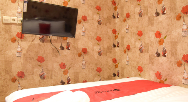 Номер Standard RedDoorz near Pelabuhan Tanjung Perak 2 Surabaya