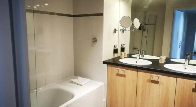 Апартаменты c 1 комнатой Residhome Asnieres