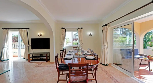 Casa Helena in Vilamoura, Rezervovat Vila Hotely v Sotavento s parkováním, Parkování