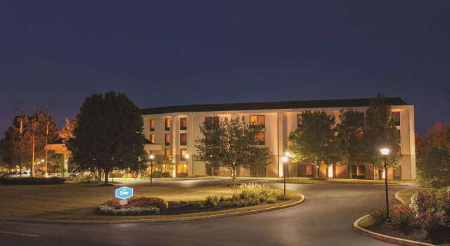 Кровать в общем номере Hampton Inn Lancaster