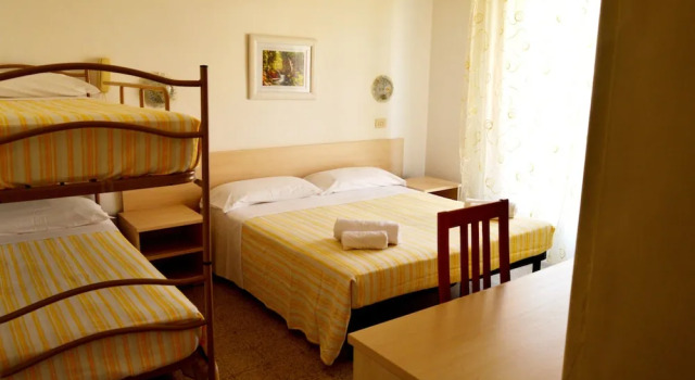 New Hotel Cirene Room Quadriple With Breakfast, Забронировать Отель Римини - центр города Римини