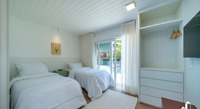 Casa Exclusiva Com Piscina, Diversão E Conforto Em Canto Grande