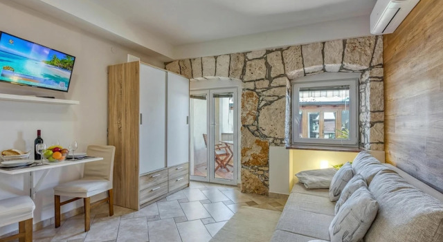 Студия Apartments Jakara