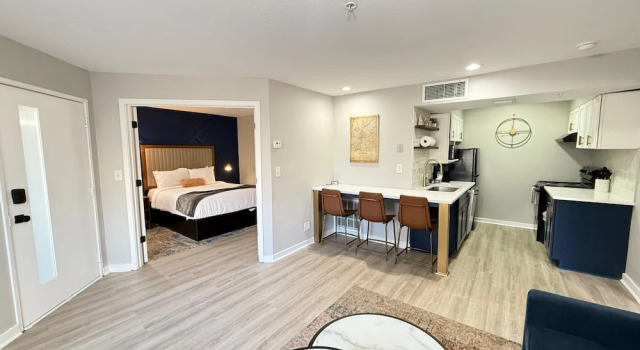 NEW Central Buckhead Apt Atlanta Gem