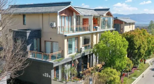 Yishan Guanlan Homestay(Gucheng Branch)