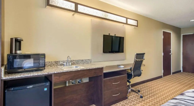 Двухместный люкс Sleep Inn & Suites Steubenville at the University