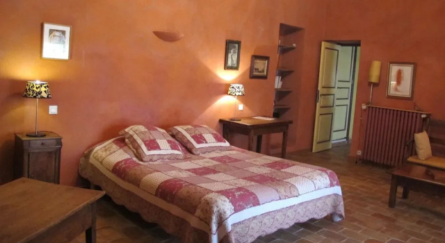 Domaine de Valbrillant Chambres d'hôtes, Забронировать Отель Мерёй Буш-дю-Рон