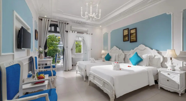 Номер Deluxe с балконом Hoi An Garden Palace and Spa - A Boutique Inspired by Nature