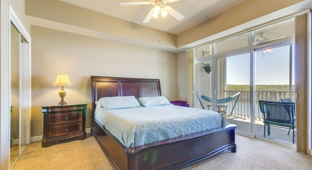 Апартаменты Lakefront Osage Beach Condo: Balcony & Pool Access
