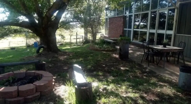 Коттедж с 3 комнатами Guyra Summit Caravan Park