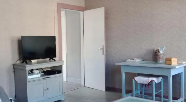 APPARTEMENT CENTRE VILLE avec BALCON -TERRASSE PRIVE, Rezerwuj Apartament Tulle Correze