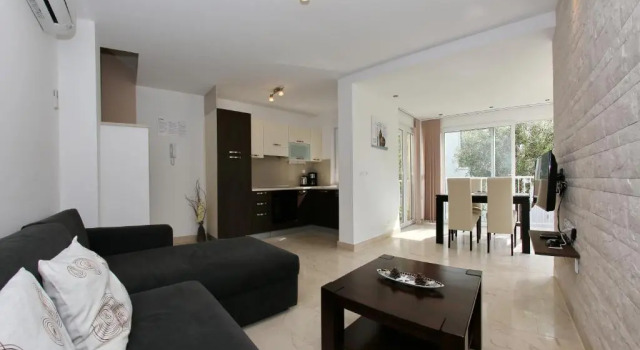 Апартаменты c 1 комнатой с балконом и с видом на сад SunAdria Apartments
