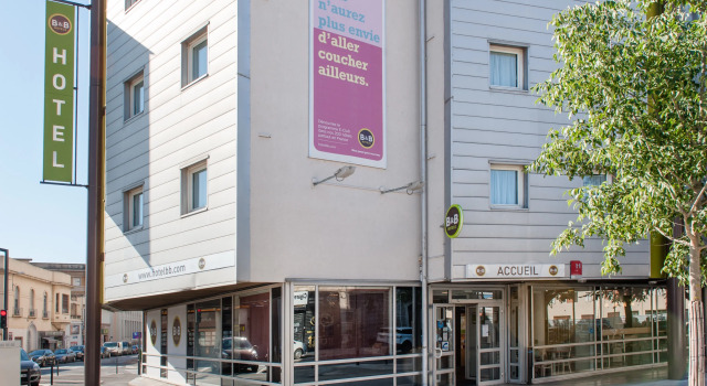 Отель B&B Nimes Centre Arène