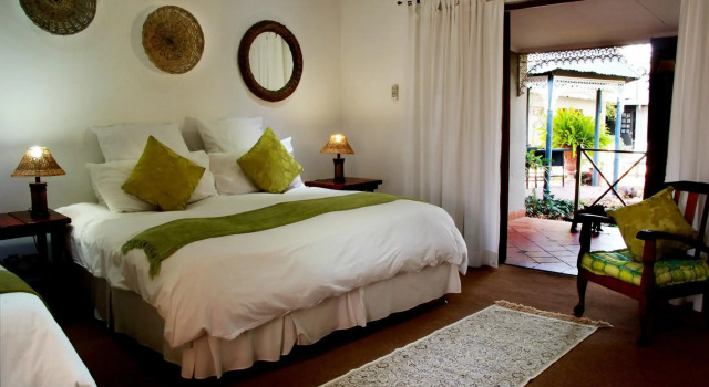 JCups Guest House, Забронировать Гостевой дом Центурион Tshwane, рядом с Zwartkop Golf Estate