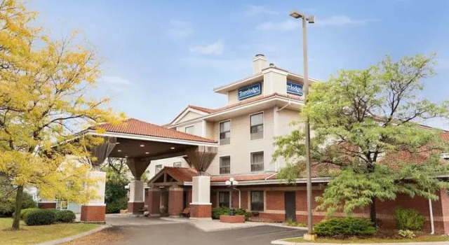 Номер Deluxe Travelodge by Wyndham Oshawa Whitby