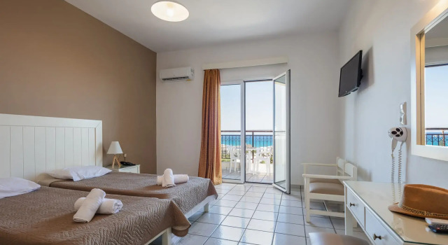 Трёхместный номер Standard с видом на море Koni Village Hotel