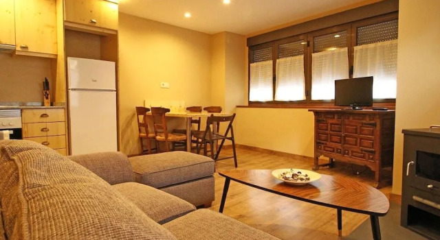 Apartamentos YOY Mont Romies Unhola
