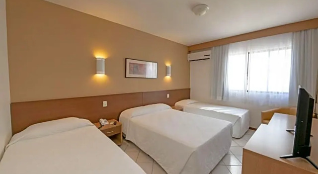 Четырёхместный номер Standard Atobá Praia Hotel