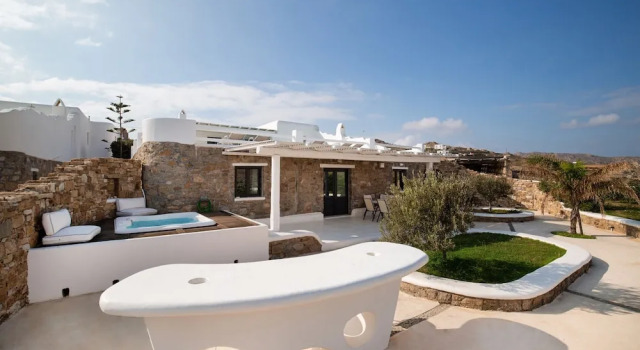 Princess II in Mykonos