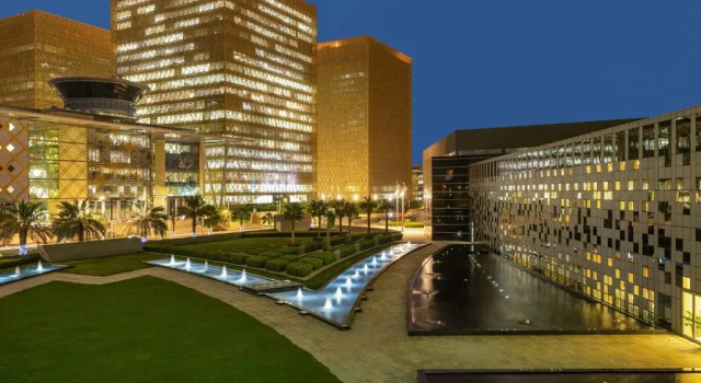 Двухместный номер клубный этаж Standard с видом на город Crowne Plaza Riyadh - RDC Hotel & Convention by IHG