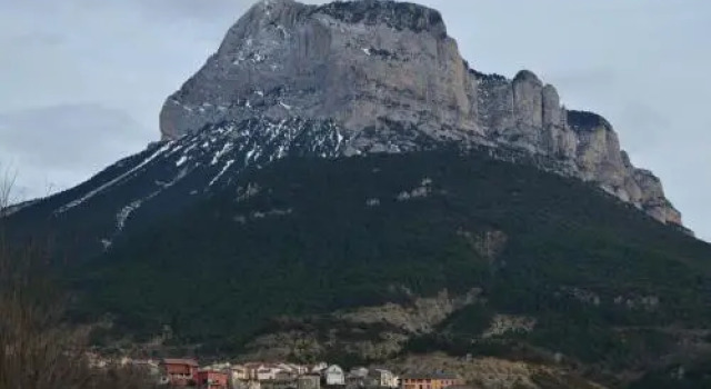 Apto La Lucana-Ordesa-Laspuña, Book Apartment Hotels in Aragon with Parking, Parking