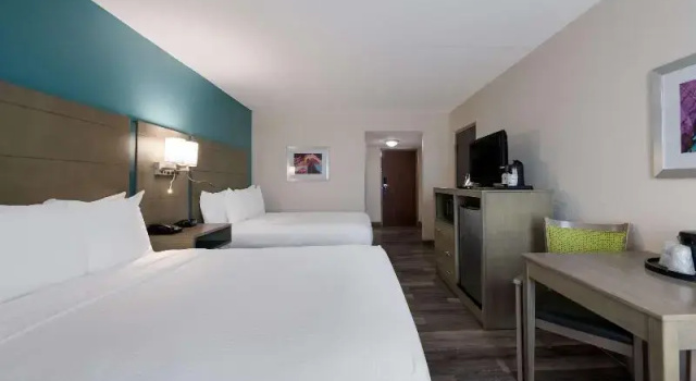 Четырёхместный номер Standard Best Western Hampton Coliseum Inn