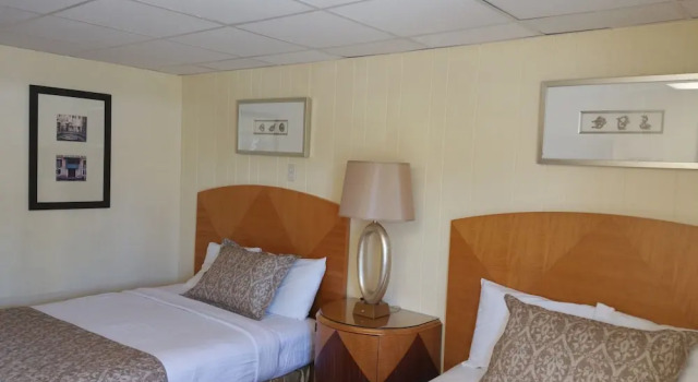 Четырёхместный номер Deluxe Цокольный этаж The Amethyst Beach Motel