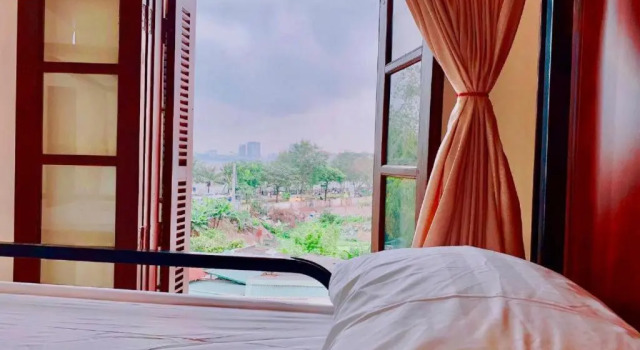 Кровать в общем номере (мужской номер) Tuna Homestay Hanoi & Experience