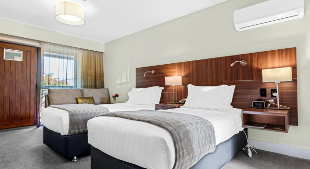 Holiday Inn Queenstown Frankton Road by IHG, Забронировать Отель Франктон 