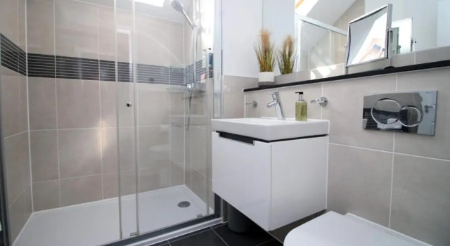 Коттедж Bath Luxury City Centre 4 Bedroom Townhouse, Sleeps 8, Easy Parking, Private Courtyard Garden, by EMPOWER HOMES