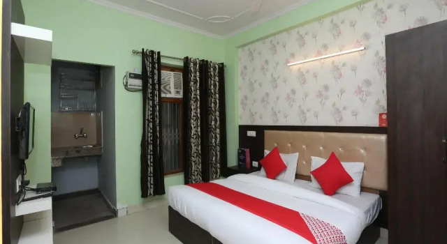 Chirag House By OYO Rooms
