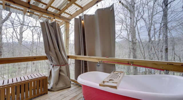 Коттедж Cozy Cosby Couples Retreat: Fire Pit, Soaking Tub